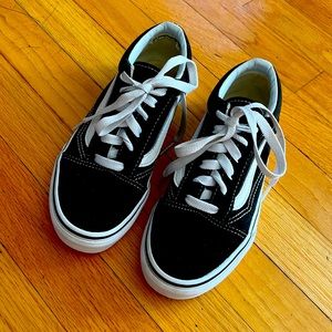 Simple Black and White Old Skool Vans